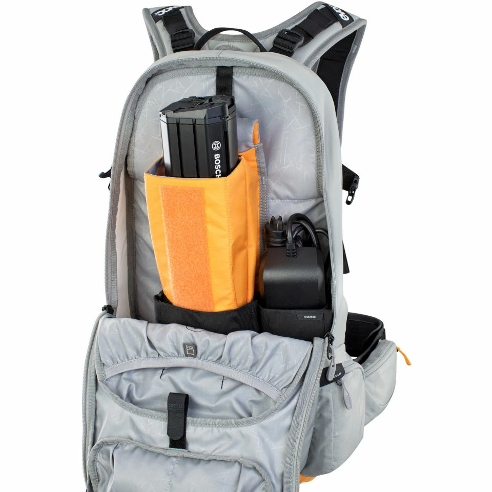 Evoc FR Enduro E-Ride Protector 16L Backpack – Image 8