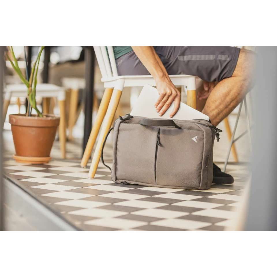 Altura Altura Grid Travel Bag – Image 9